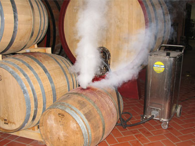 high temperature dry steam vapour discharges from the oak wine barrel, effectively removing contaminants, brettanomyces, and old wine from within the pores of the wood